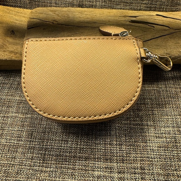 4035-HTT DKNY Brown Grain Faux Leather Zipper Coin -Accessory Bag With Key Hook. - Picture 3 of 6